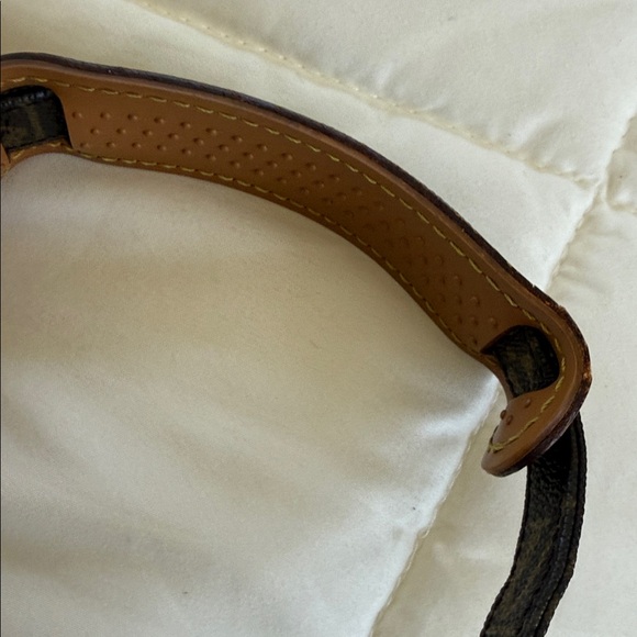 Louis Vuitton Monogram Canvas Messenger Bag - Picture 5 of 11